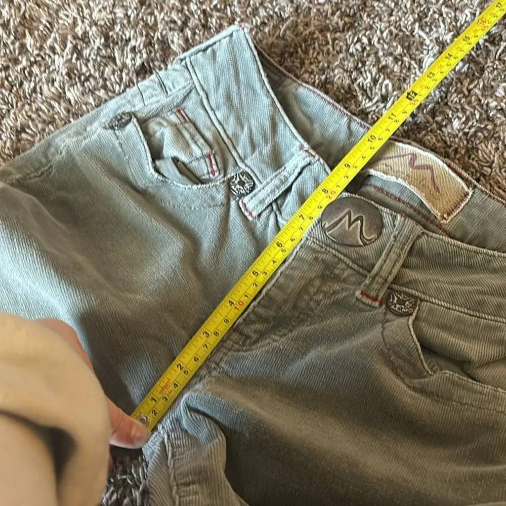 Marlow light green corduroy shorts, size 27.